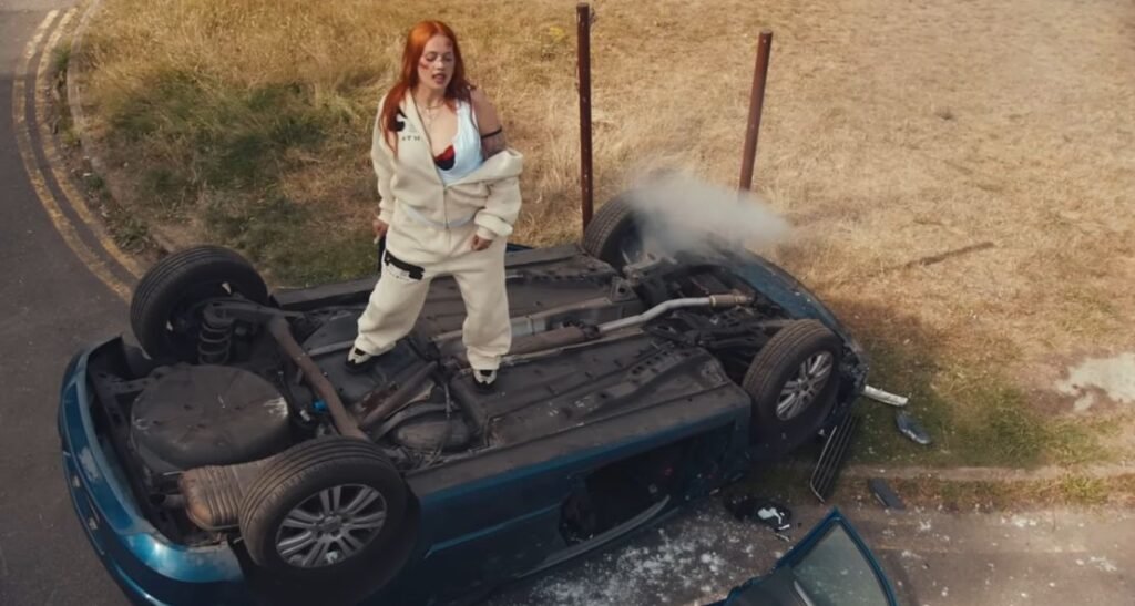 Sasha Keable Feel Something Review: Raw R&B And A Wreck You Can’t Look Away From Sasha Keable Feel Something Review: Raw R&B And A Wreck You Can’t Look Away From