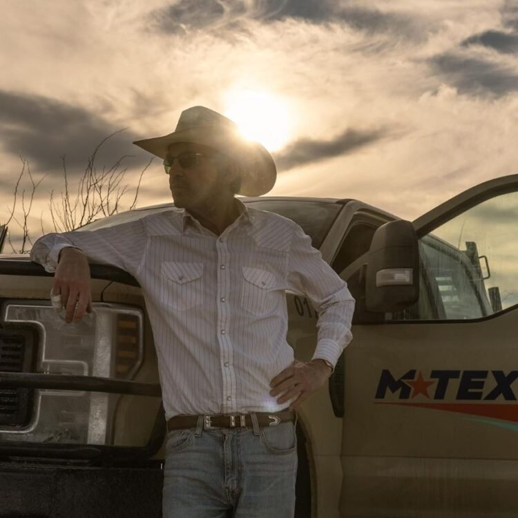 Billy Bob Thornton as Tommy Norris Photo by Emerson Miller/Emerson Miller/Paramount+