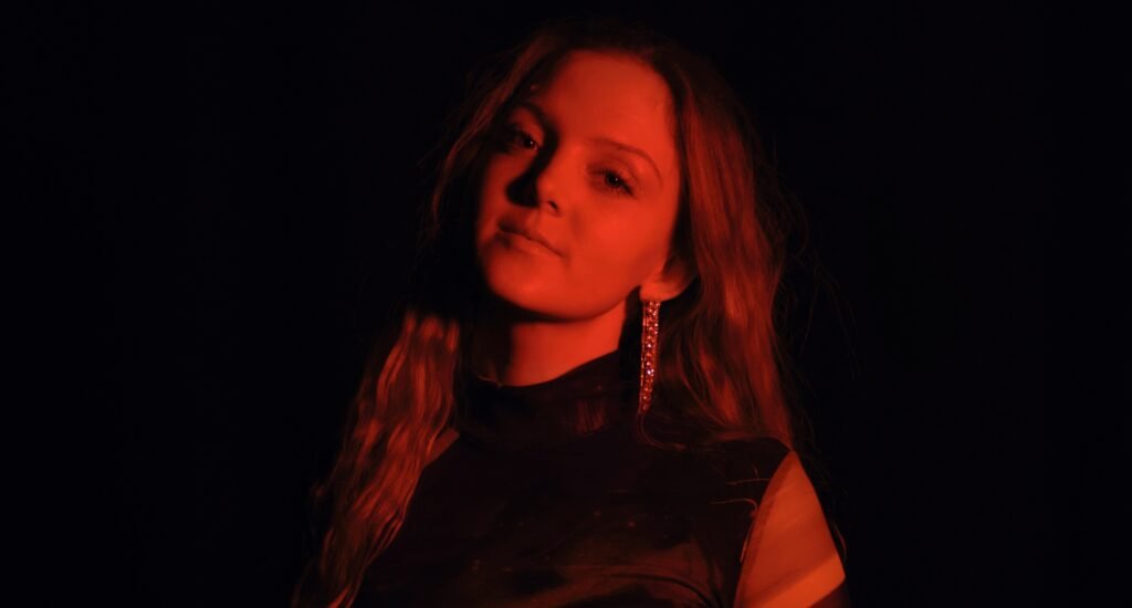 Rosa Raye’s Forever Boy – A Disco-Infused Pop Anthem Breaking Free From Modern Dating Norms Rosa Raye's Forever Boy - A Disco-Infused Pop Anthem Breaking Free from Modern Dating Norms