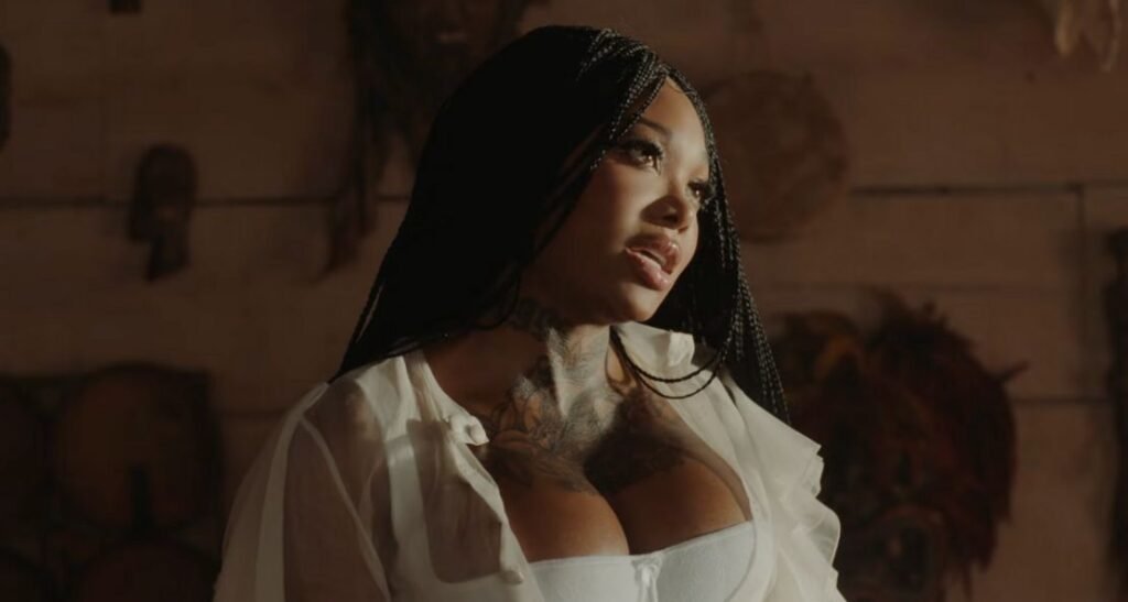 Summer Walker Confronts Romantic Compromise on Striking "FMT"